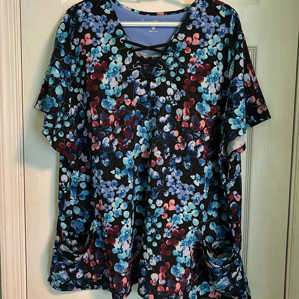 Floral Lace-Up V-Neck Women's Top - Black Multicolor